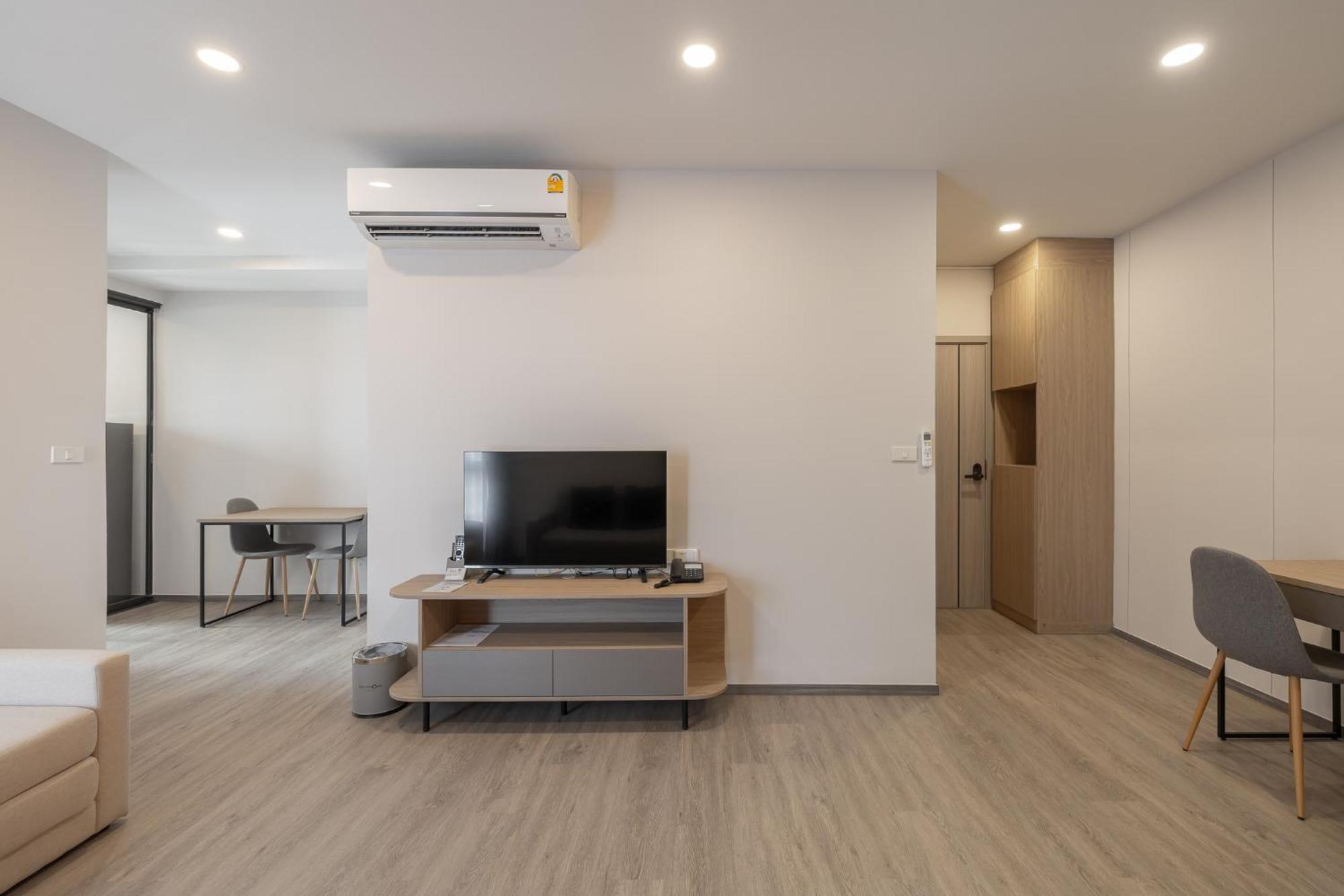 Salaya One Hotel & Service Apartment Buitenkant foto