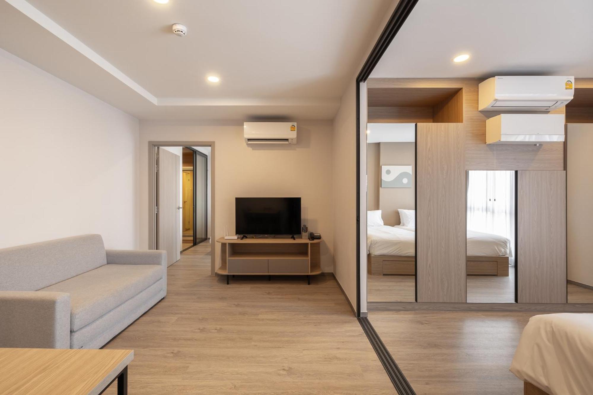 Salaya One Hotel & Service Apartment Buitenkant foto