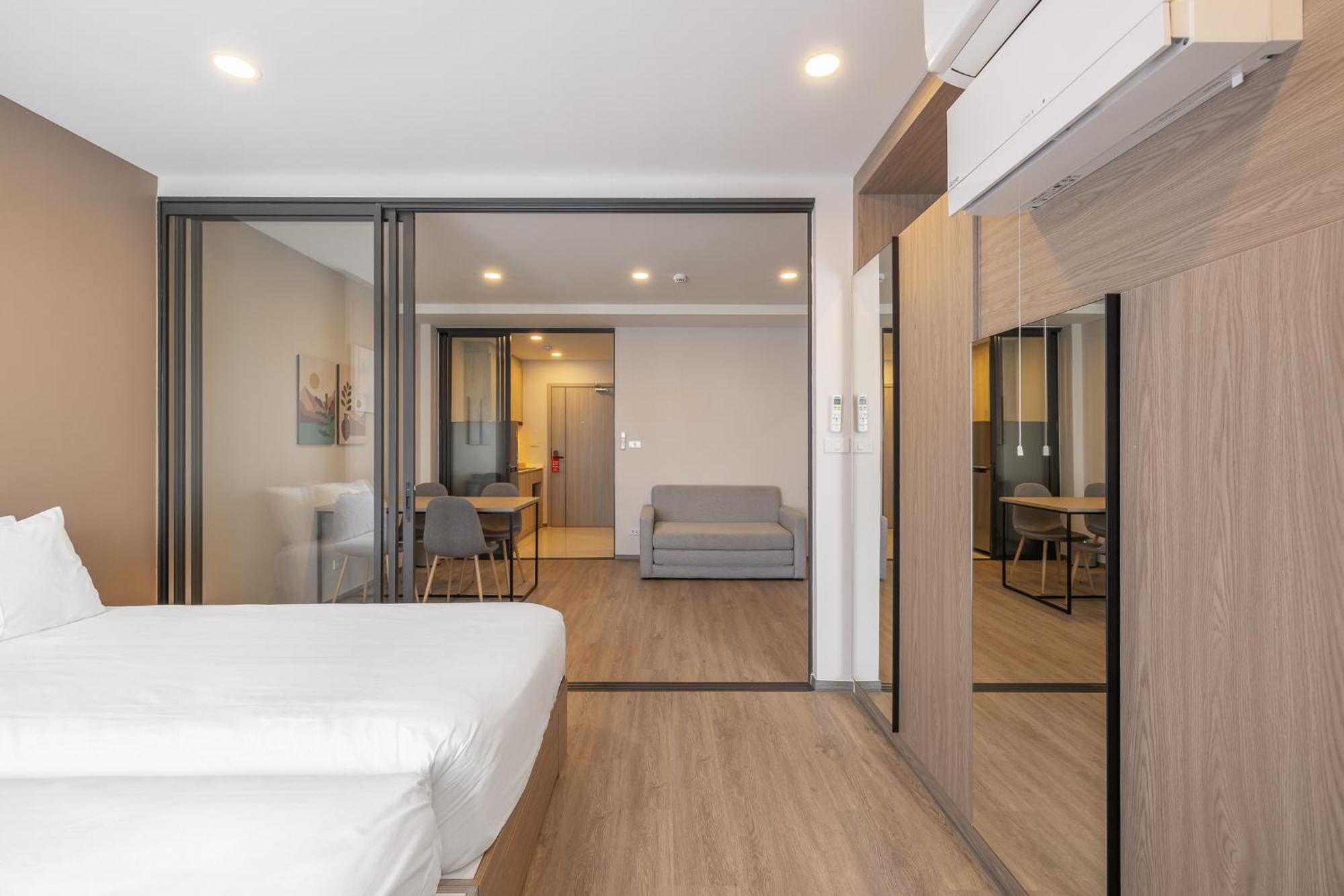 Salaya One Hotel & Service Apartment Buitenkant foto